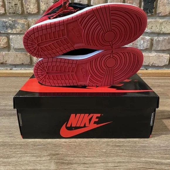 New!! Jordan 1 High Retro Patent Bred Men’s 8/Women’s 9.5 - Picture 3 of 4